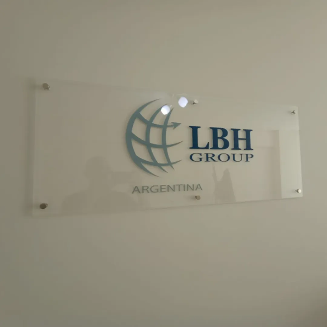 PLACAS Y CORPOREOS ACRILICOS